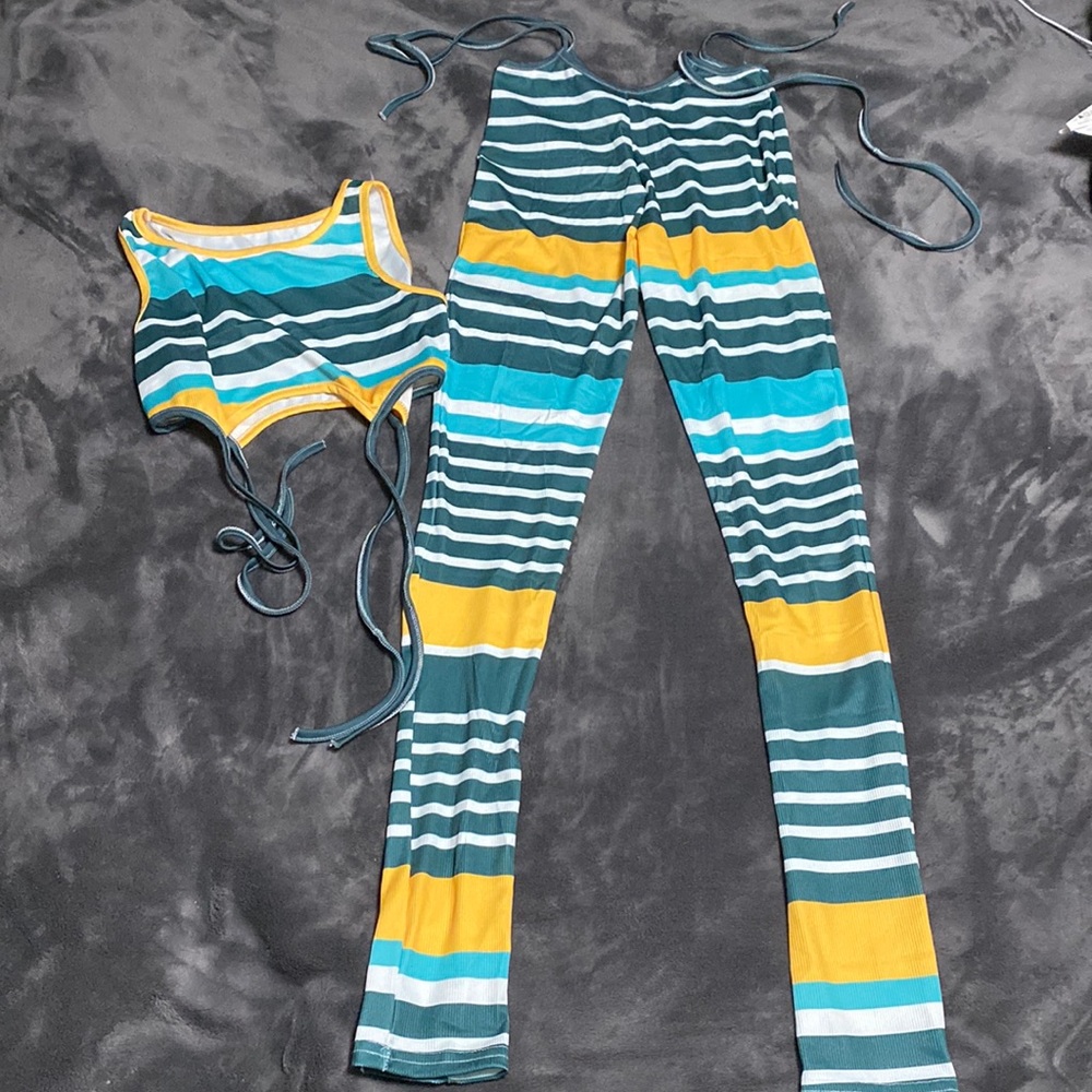 Cute high waist 2 piece… stretchy and comfy